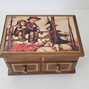 Linden music jewelry box